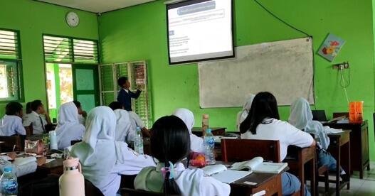 Pembelajaran Pertumbuhan Ekonomi di Kelas XI-I SMA Negeri 2 Klaten Dorong Pemahaman tentang SDGs 8 5 PK Muhammad Farros Hidayat