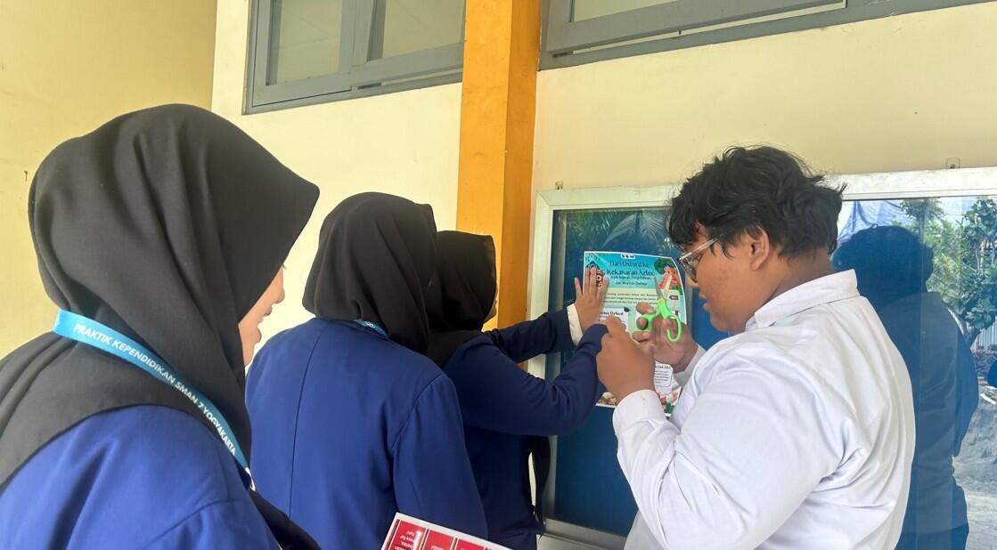 Tim PK UNY Dorong Budaya Literasi melalui Aktivasi Mading SMA Negeri 7 Yogyakarta 6 Screenshot 2026 09 17 092639 300kb