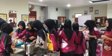 Tim produksi Tefa untuk menu pernikahan