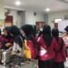 Belajar, Berkarya, Berwirausaha: Teaching Factory Menjadi Ruang Tumbuhnya Kewirausahaan Siswa SMKN 4 Yogyakarta 15 Tim produksi Tefa untuk menu pernikahan