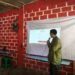 Dosen UPN Veteran Jatim Dampingi UMKM Abah Sori Puger Go Digital 15 Pemaparan Materi Pengelolaan Website oleh Angga Lisdiyanto, S.Kom., M.Kom. bahwa Website Dirancang dengan Tampilan Sederhana dan Ringan sehingga dapat Dioperasikan oleh Karyawan Tanpa Membutuhkan Kemampuan Teknis yang Kompleks (Sumber: Dokumentasi PkM Skema Edukasi)