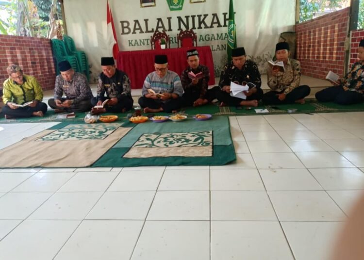 KUA Pangkalan Laksanakan Program Kamis Mengaji, Perkuat Nilai Keagamaan dan Kebersamaan 5 WhatsApp Image 2026 09 03 at 09.26.50