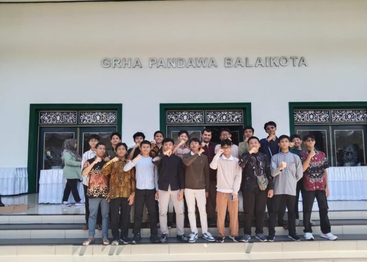 19 Murid MAN 1 Yogyakarta Kunjungi Halal Fest dan Gebyar UMKM di Balai Kota 5 WhatsApp Image 2026 09 06 at 7.33.56 PM
