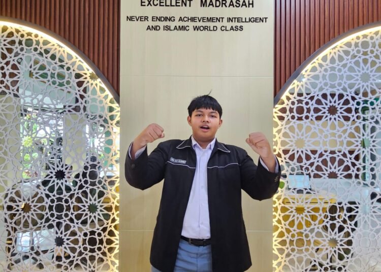 Yudha Cahyo Bawa MAN 1 Yogyakarta Juara 1 OMI Sains Geografi Tingkat Kota 5 WhatsApp Image 2026 09 15 at 1.16.13 PM