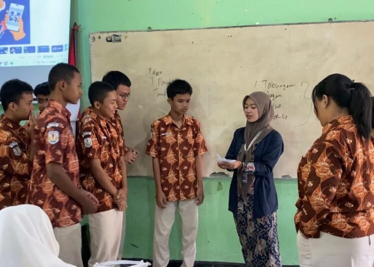Belajar Memilih di Tengah Keterbatasan Sumber Daya, Siswa SMA Negeri 2 Klaten Didorong Terapkan Konsumsi Bijak Melalui Skala Prioritas 5 WhatsApp Image 2026 09 17 at 10.40.12