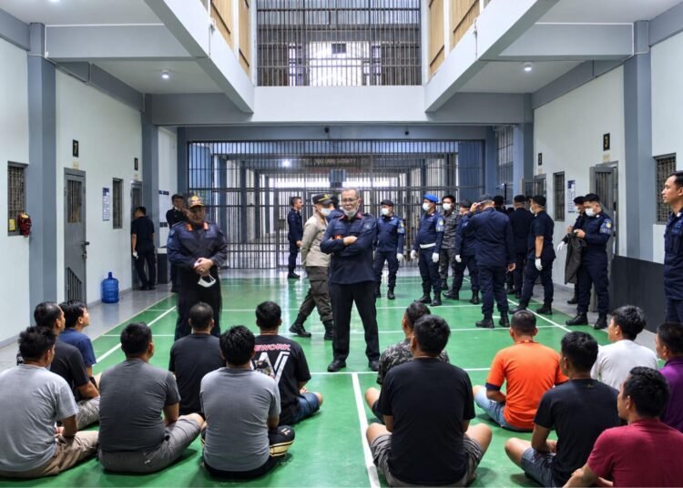 Cegah Narkoba dan Gangguan Kamtib, Lapas Bengkulu Gelar Razia Insidental 5 Lapas Bengkulu, Lembaga Pemasyarakatan, Pemasyarakatan Bengkulu, razia Lapas, razia insidental, tes urine, tes urine Lapas, narkoba, pencegahan narkoba
