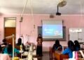 Mahasiswa PK Tata Busana UNY Ajarkan Aplikasi Desain Digital untuk Tingkatkan Kualitas Pembelajaran di SMK Negeri 4 Yogyakarta 29 Siswa SMK Negeri 4 Yogyakarta mempraktikkan pembuatan desain busana secara digital sejalan dengan SDGs 4