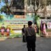 Semarak Perkaju “Petualangan Ceria” di SLB Negeri Pembina Yogyakarta, Menguatkan Kemandirian dan Kebersamaan Siswa 15 Potret Kepala SLB Negeri Pembina Yogyakarta, Ibu Nur Khasanah, S.Pd., M.Pd., saat membuka kegiatan Perkaju pada upacara pagi.