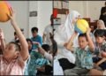 Serunya Sensory Play Tiap Rabu di SLB Autisma Dian Amanah: Keterlibatan Mahasiswa PK UNY 29 potret kegiatan play sensory di kelas