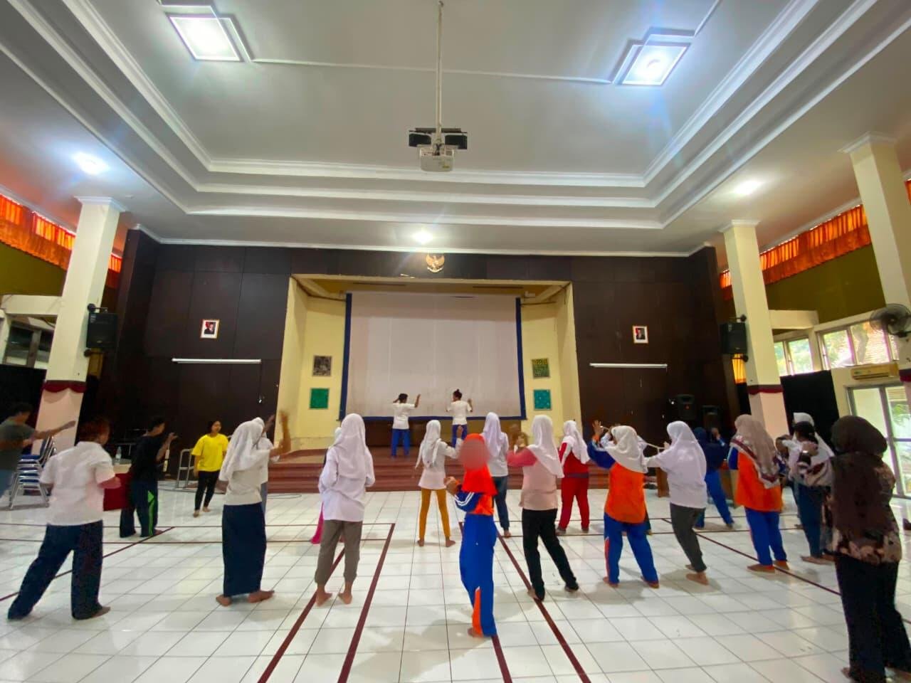 Mengembangkan Potensi dan Kreativitas Murid melalui Ekstrakurikuler Menari di SLB Negeri Pembina Yogyakarta 6 Potret kegiatan ekstrakulikuler menari