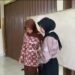 Mahasiswa PK dampingi siswa tata busana tingkatkan keterampilan pengukuran tubuh melalui metode demonstrasi 18 Mahasiswa mendemonstrasikan langkah mengambil ukuran yang tepat
