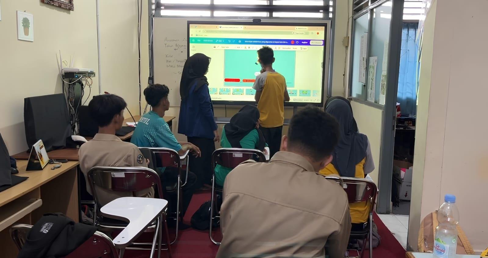 Pemanfaatan Papan Interaktif Digital Dalam Pembelajaran di SLB Negeri 2 Bantul 7 WhatsApp Image 2026 09 23 at 08.05.55