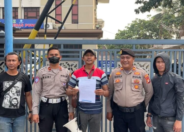 Pergerakan Pemuda Banten Untuk Keadilan Dan Reformasi Soroti Indikasi Pungli di Samsat Ciputat, Minta Klarifikasi Resmi 5 WhatsApp Image 2026 09 23 at 16.20.15