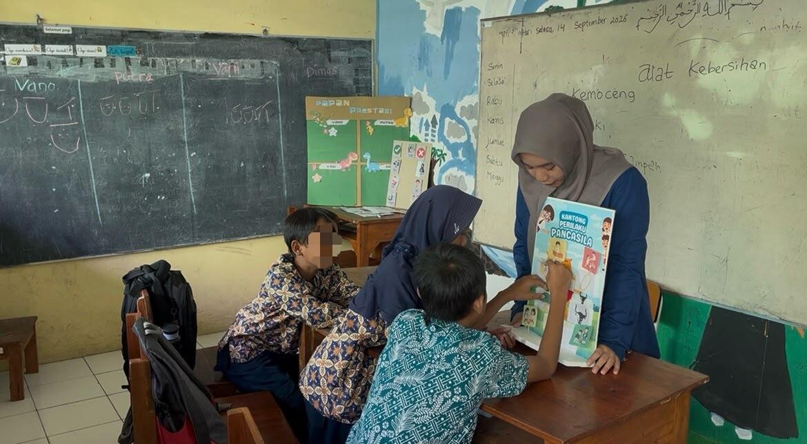 Belajar Nilai Pancasila Lebih Bermakna melalui Media Kantong Sila di SLB Negeri 2 Bantul 6 WhatsApp Image 2026 09 24 at 02.19.16 1 1