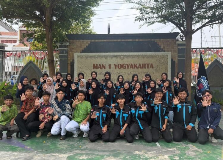 MAN 1 Yogyakarta Resmi Gelar LPO SATGAS GALAKSI, Estafet Kepemimpinan Diserahkan kepada Pengurus Baru 6 WhatsApp Image 2026 09 25 at 4.31.06 PM 1