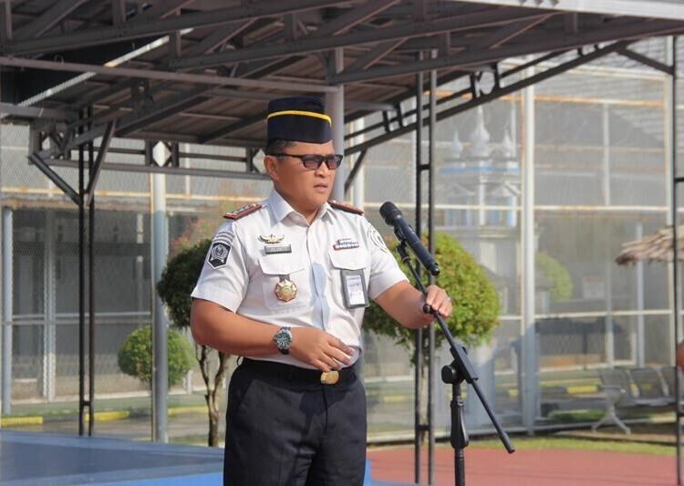 Kalapas Bengkulu Ingatkan Jajaran Pentingnya Disiplin dalam Bertugas 5 Lapas Bengkulu, Lembaga Pemasyarakatan, Kalapas Bengkulu, Julianto Budhi Prasetyono, apel pagi, disiplin pegawai