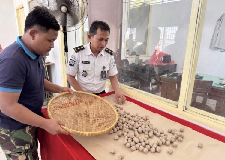 Keterampilan Jadi Bekal, Lapas Mojokerto Dorong Kemandirian Warga Binaan melalui Produksi Pentol 5 WhatsApp Image 2026 09 28 at 12.28.24 300kb