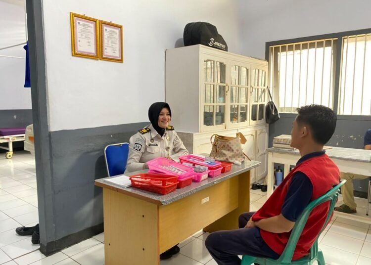 Pastikan Hak Kesehatan Terpenuhi, Lapas Arga Makmur Layani Pengobatan Rutin 16 WBP 5 WhatsApp Image 2026 09 29 at 16.58.48