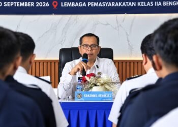 Kakanwil Ditjenpas Bengkulu Aris Munandar memberikan penguatan tugas dan fungsi kepada jajaran petugas Lapas Kelas IIA Bengkulu. Doc. Humas Labring