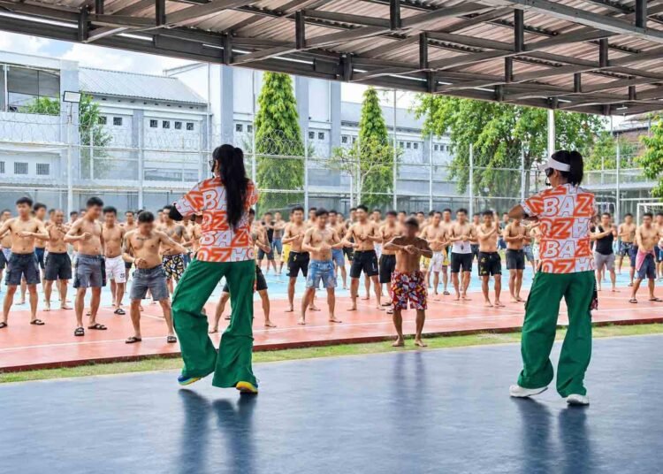 Jaga Kebugaran, Warga Binaan Lapas Bengkulu Rutin Ikuti Senam Bersama 5 Lapas Bengkulu, Lapas Kelas IIA Bengkulu, warga binaan, senam bersama, senam pagi, pembinaan warga binaan