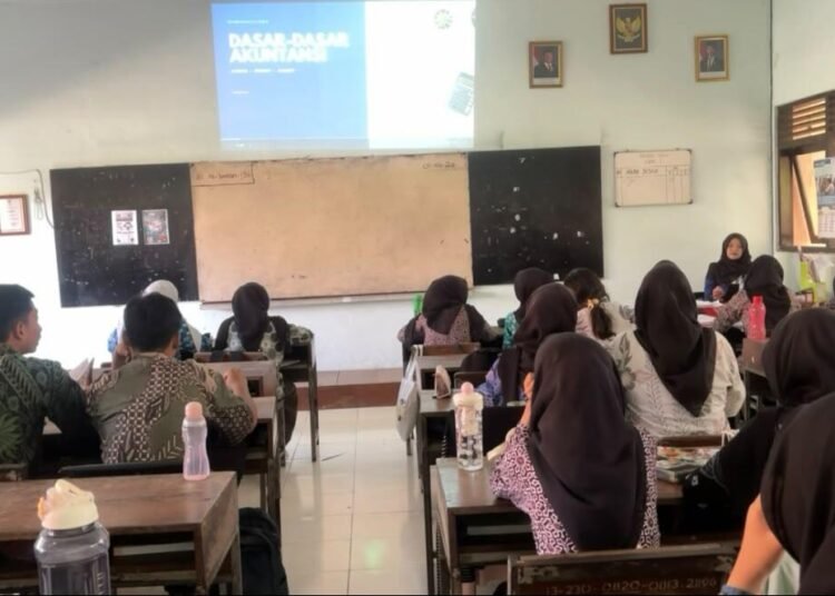 mengajar