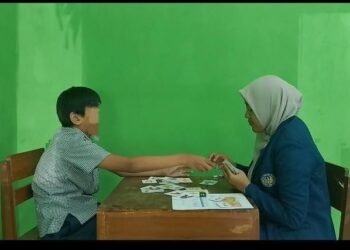 Mahasiswa Pendidikan Luar Biasa (PLB) Tingkatkan Kemampuan Membaca dan Menulis Kalimat Sederhana pada Siswa Autis sebagai Upaya Mewujudkan Pendidikan Berkualitas & Inklusif 1 sdgs