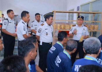 Lapas Mojokerto Terima Kunjungan Kakanwil Ditjenpas Jatim, Tinjau Pembinaan dan Berikan Penguatan kepada Petugas 1 whatsapp image 2026 09 08 at 16 59 25 6aa0b36934777c75544441e2