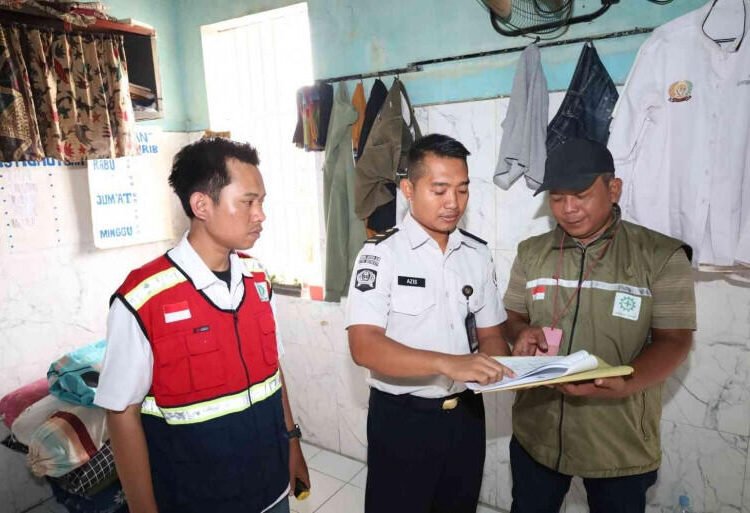 Pemeriksaan Progress Keramik 100%, Lapas Mojokerto Bersama Dinas PUPR Kabupaten Mojokerto Pastikan Pekerjaan Tuntas 5 whatsapp image 2026 09 09 at 13 00 18 300kb 6aa0fd6834777c681b7d3ce4 200kb 1