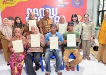 106 Sertipikat PPTSL Tahun 2026 diserahkan kepada Masyarakat Kelurahan Galonta 5 4e8d6e80 0320 4779 a90f d39d546f7b13 1 11zon