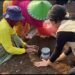 Tim KKN UNS Perkenalkan Biopori sebagai Solusi Ganda Resapan Air dan Pengelolaan Sampah Organik di Desa Sidokerto 14 Pembuatan resapan biopori