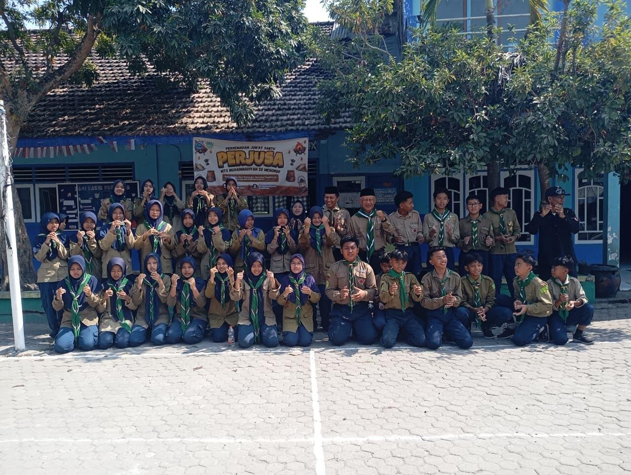 Usung Tema "Satu Tenda, Satu Semangat", MTs Muhammadiyah 20 Menongo Gelar PERJUSA 2026 8 IMG 20261016 WA0016