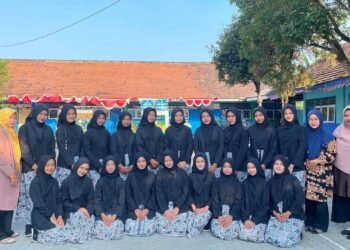 Menyambut Hari Santri Nasional 2026, Guru MTs Muhammadiyah 20 Lamongan Tegaskan Peran Santri Menuju Indonesia Emas 2 IMG 20261022 WA0005