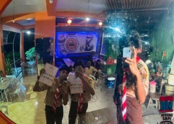 Semangat Kepanduan Tanpa Batas: Dimas Pratama Andri Yanto, Pramuka Penegak SMK Ma’arif NU 2 Boyolali Sukses Harumkan Nama Sekolah di Ajang Internasional JOTA-JOTI 2026 1 Menembus ruang dan batas! Dimas Pratama Andri Yanto, Pramuka Penegak Ambalan KH. Hasyim Asy’ari SMK Ma’arif NU 2 Boyolali, sukses meraih sertifikat resmi internasional dalam ajang JOTA-JOTI 2026. Bukti nyata bahwa pemuda daerah siap bersaing dan berjejaring di kancah global melalui teknologi dan kepanduan