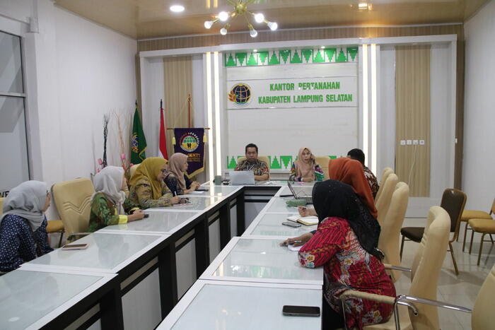 Kantah Lampung Selatan Laksanakan Monitoring dan Evaluasi Internal Subbagian Tata Usaha 5 IMG 0063
