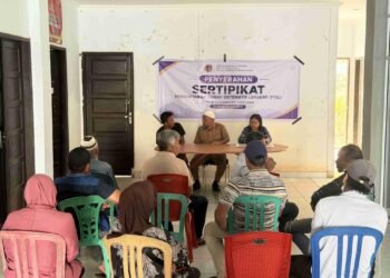 Tuntaskan Target, Kantor Pertanahan Kabupaten Enrekang Serahkan 65 Sertipikat PTSL di Kelurahan Juppandang 6 IMG 9278 1 11zon