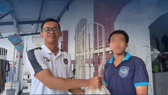 Hangatnya Jumat Berbagi, Lapas Mojokerto Bagikan Bubur Kacang Hijau kepada Warga Binaan