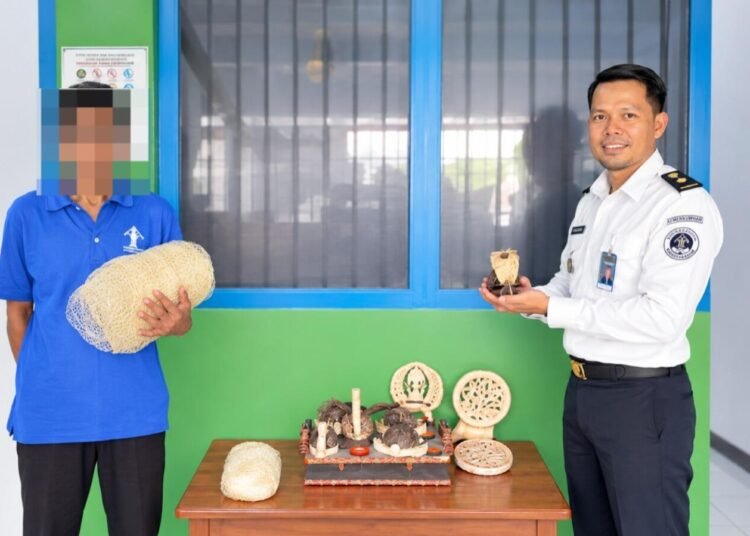 Dari Kayu dan Batok Kelapa, Lapas Arga Makmur Dorong WBP Hasilkan Produk Kreatif Bernilai Ekonomi 5 WhatsApp Image 2026 10 02 at 13.11.06