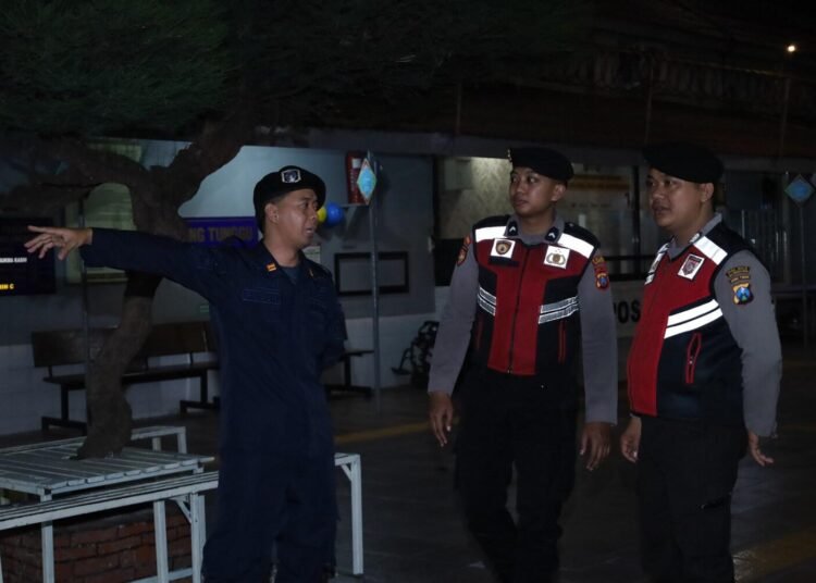 Perkuat Sinergi Pengamanan, Patroli Tilik Sambang Polresta Mojokerto Perkuat Keamanan Lapas Mojokerto 5 WhatsApp Image 2026 10 08 at 20.36.55 200kb