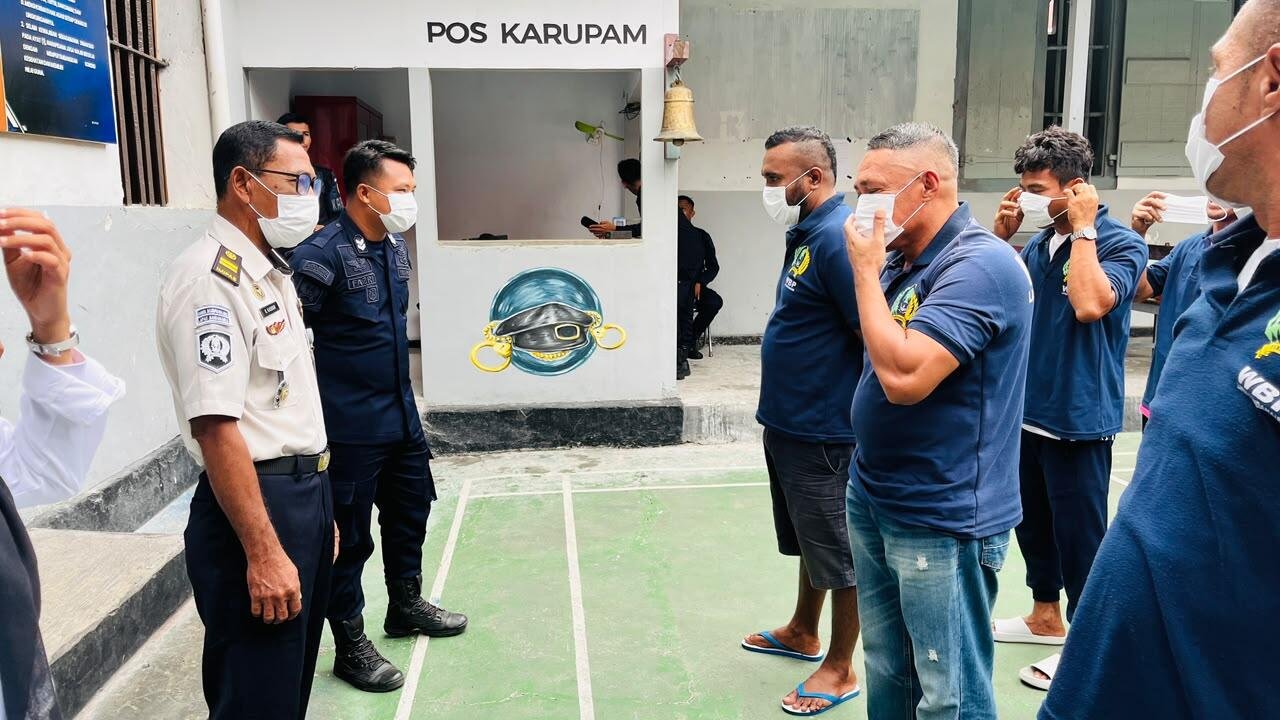 Hadapi Kabut Asap, Lapas Bandanaira Bagikan Masker kepada Warga Binaan 7 WhatsApp Image 2026 10 12 at 06.55.46