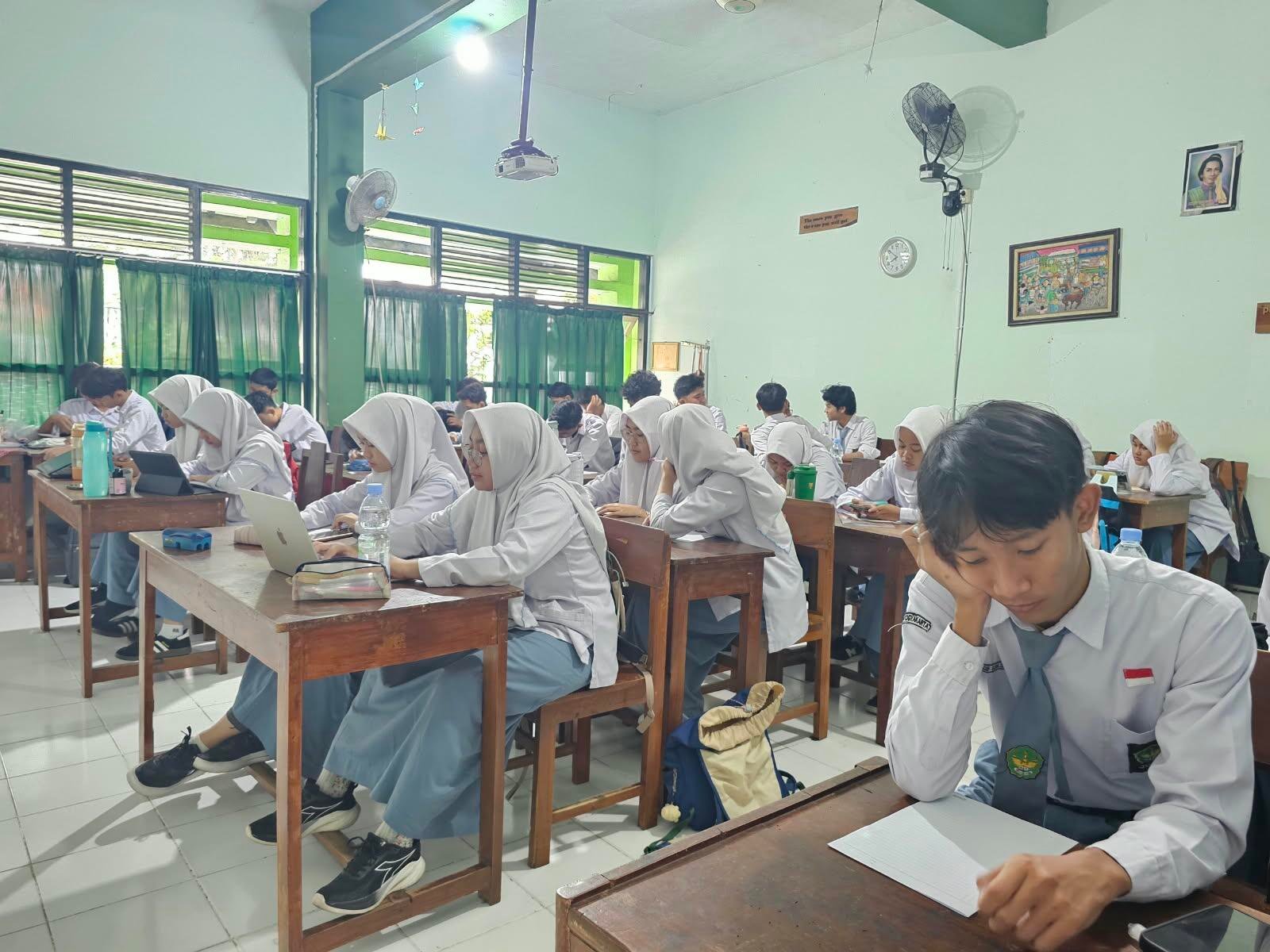 Kajian Pagi MAN 1 Yogyakarta Membawa Tema Pembentukan Karakter Remaja di Era Digital 7 WhatsApp Image 2026 10 12 at 12.55.00 PM