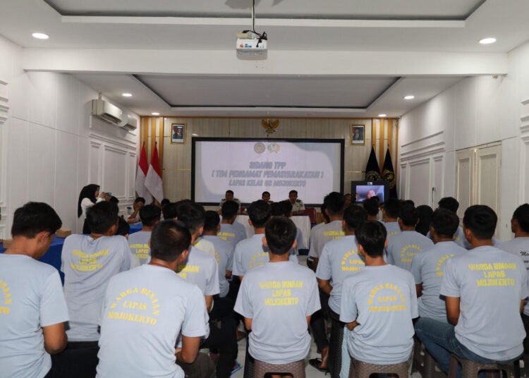 Penguatan Reintegrasi Sosial, Lapas Mojokerto Gelar Sidang TPP, Bahas Usulan Integrasi Warga Binaan 5 WhatsApp Image 2026 10 15 at 15.37.41 300kb