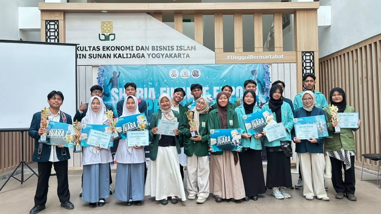 Si Kembar MAN 1 Yogyakarta Sabet Juara 1 dan 2 Kompetisi Poster Nasional 7 WhatsApp Image 2026 10 15 at 8.33.53 PM