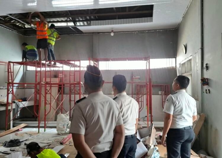 Pastikan Pengerjaan Sesuai Target, Rutan Bengkulu Rutin Pantau Renovasi Dapur 5 WhatsApp Image 2026 10 21 at 09.33.21