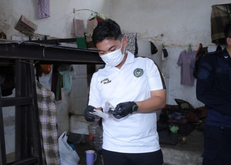 Penguatan Keamanan, Lapas Mojokerto Tingkatkan Pengawasan Kamar Hunian Warga Binaan 5 WhatsApp Image 2026 10 23 at 14.32.39