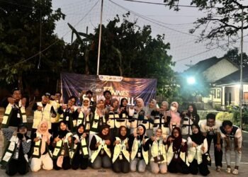 Foto Bersama Panitia Fun Volly Cup Giat 17 (SUmber: Dokumentasi Pribadi)