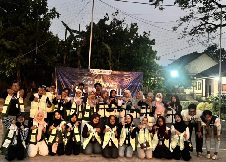 Foto Bersama Panitia Fun Volly Cup Giat 17 (SUmber: Dokumentasi Pribadi)