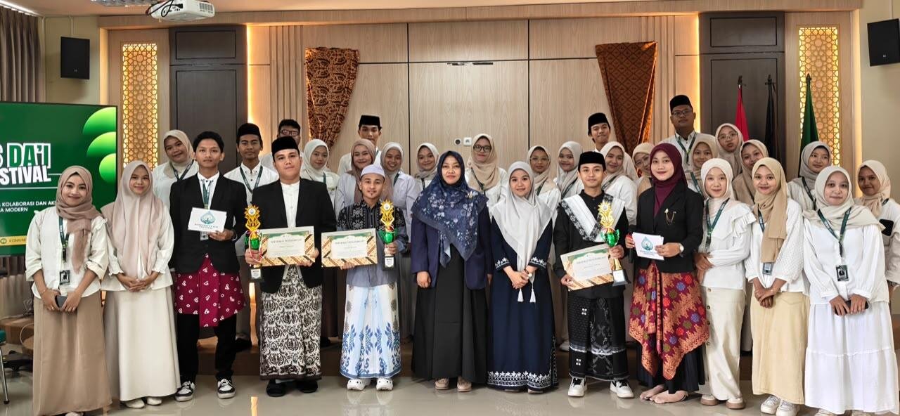 Tomzy Arzuleo Raih Juara 2 Dai Regional Jawa, Bawakan Dakwah tentang Tantangan Kehidupan Digital 7 WhatsApp Image 2026 10 26 at 7.59.23 PM