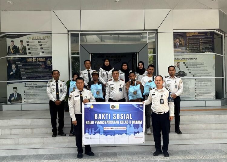 Bapas Kelas II Batam Gelar Bakti Sosial, Salurkan Paket Sembako kepada Klien Pemasyarakatan