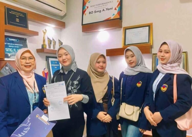 Penguatan Kompetensi Mahasiswa melalui Praktik Kerja Industri: Pengalaman Magang pada Bidang Funding and Transaction di PT Bank Rakyat Indonesia (Persero) Tbk. Branch Office Semarang A. Yani 5 WhatsApp Image 2026 10 28 at 10.09.22