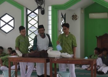 MAN 1 Yogyakarta Gelar Pendalaman Materi dan Praktik Perawatan Jenazah
